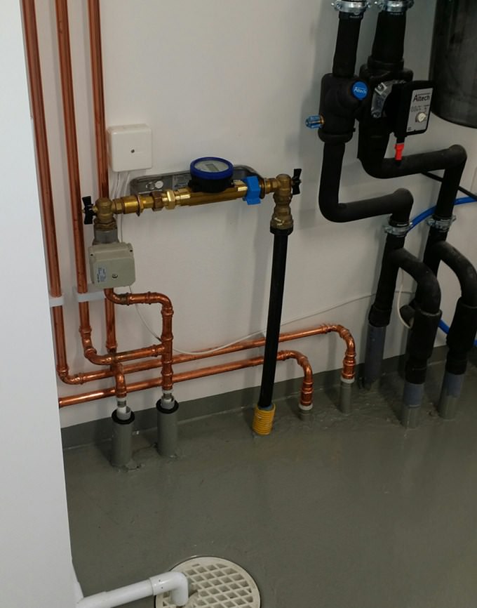 Justering av mätarplats för vattenmätare i lägenhet. Fisksätra Nacka