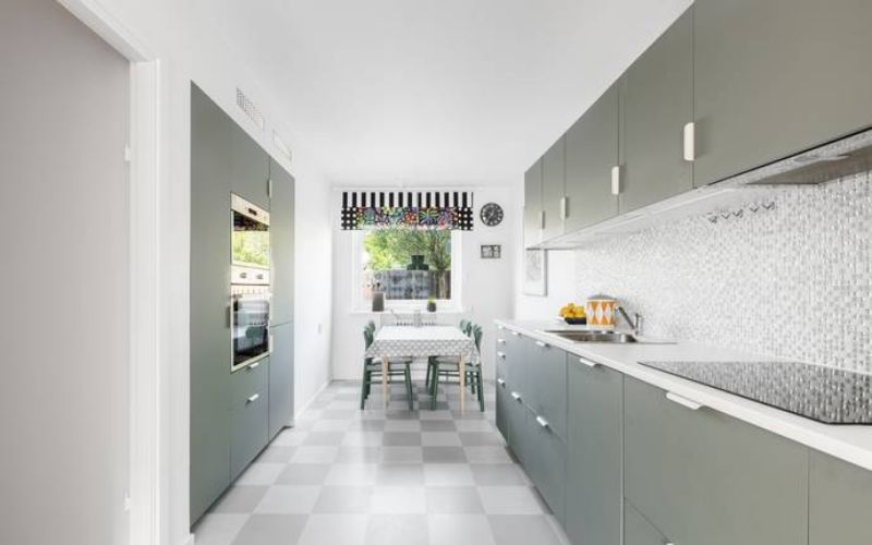 Renovering av mosaik i kök. Solberga, Liseberg i Älvsjö